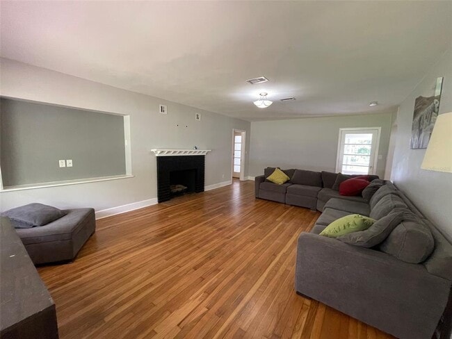 Building Photo - 1403 NW 9th Ave