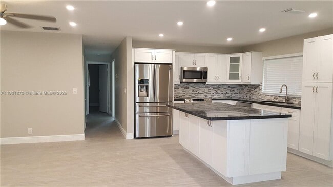 Building Photo - 1020 NW 88th Ave