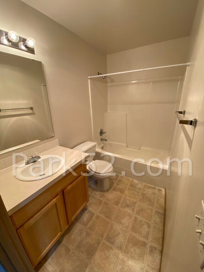 Building Photo - $300 Off First Full Month!  2 Bedroom 2 Bathroom - Upper Level Condo - Bonney Lake - #L3