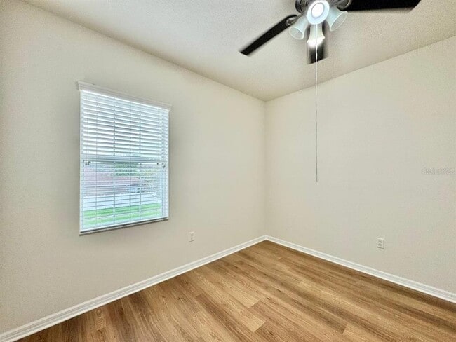 Building Photo - 9614 Oak Glade Ave