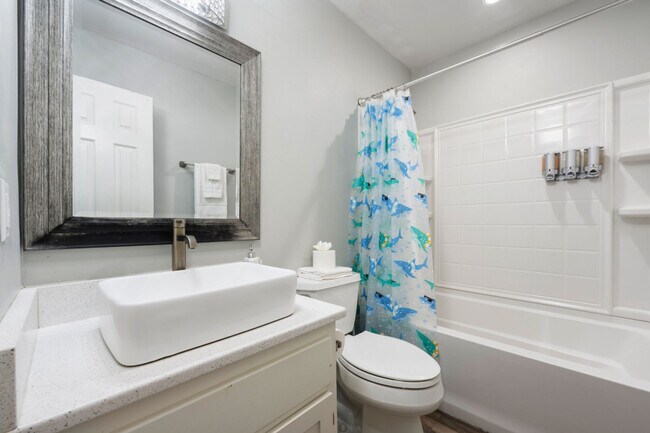 Building Photo - 17462 Front Beach Rd