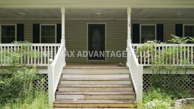 Building Photo - 56 Holland Rd