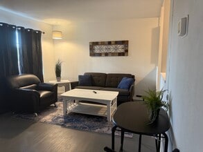 Building Photo - 6393 S Russell Rd