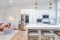 Building Photo - 912 Brees Ct