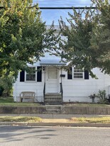 Building Photo - 2505 Van Buren St