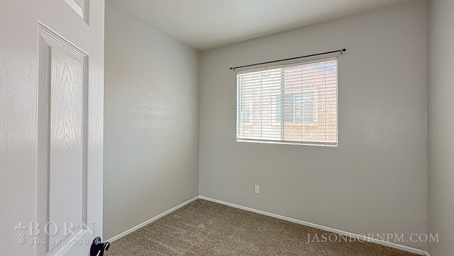 Building Photo - 476 Scatterwood Ln
