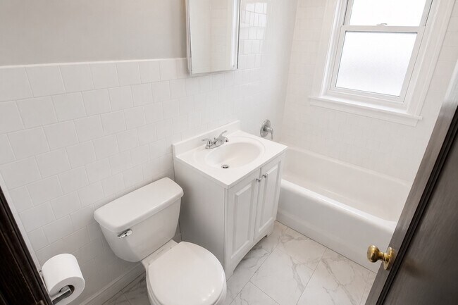 Building Photo - 1208 S 57th Ave