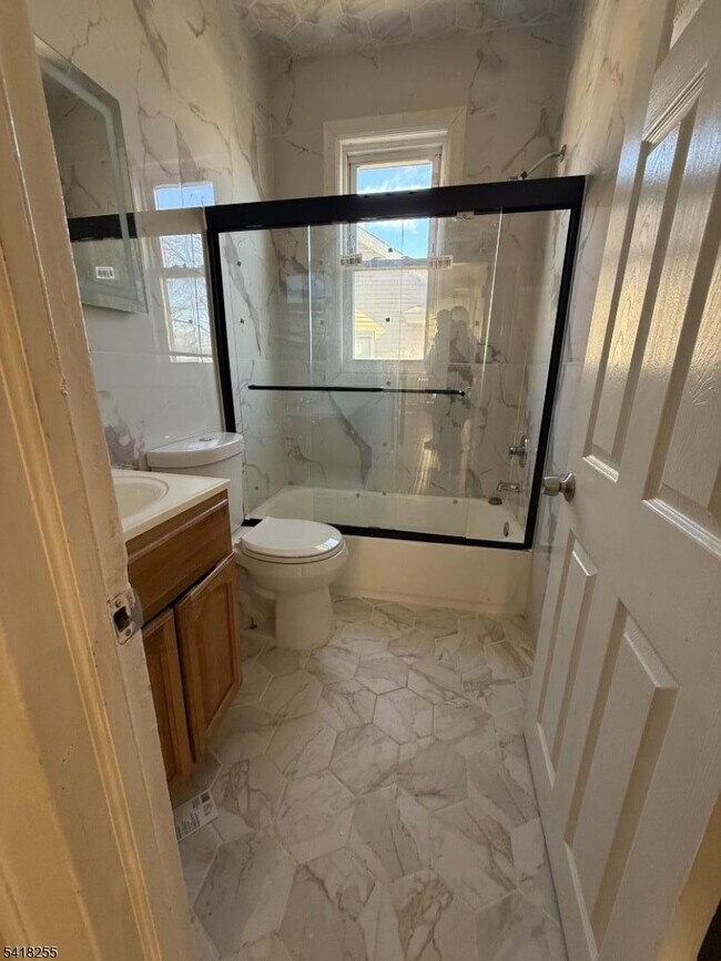 Building Photo - 486 Stuyvesant Ave.