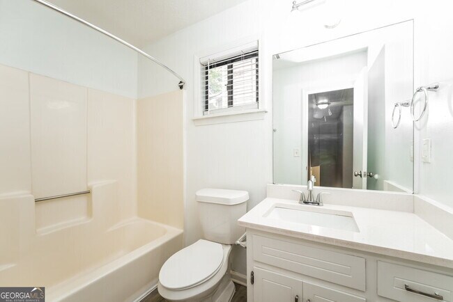 Building Photo - 2678 Porter Dr