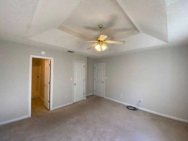 Building Photo - 2 Bedroom Townhome on a corner lot in Harvestwood!