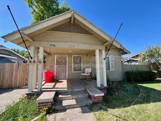 Building Photo - 4476 E Washington Ave