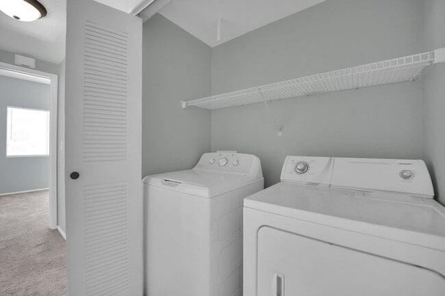 Building Photo - 5655 E Sahara Ave