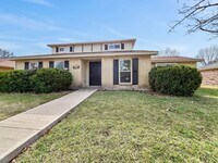 Building Photo - Updated 3-Bed Woodlake Home with Study & Covered Patio