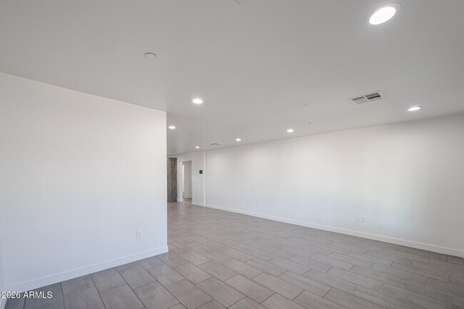 Building Photo - 2651 N 71st Pl