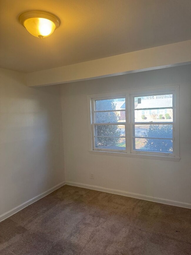 Building Photo - 510 S 19th St