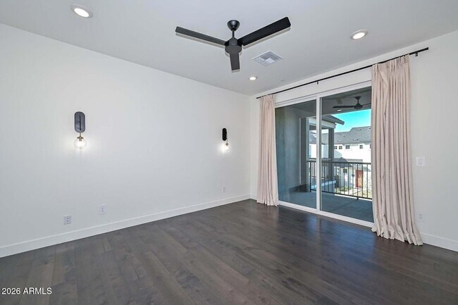 Building Photo - 11300 N Casa Dega Dr