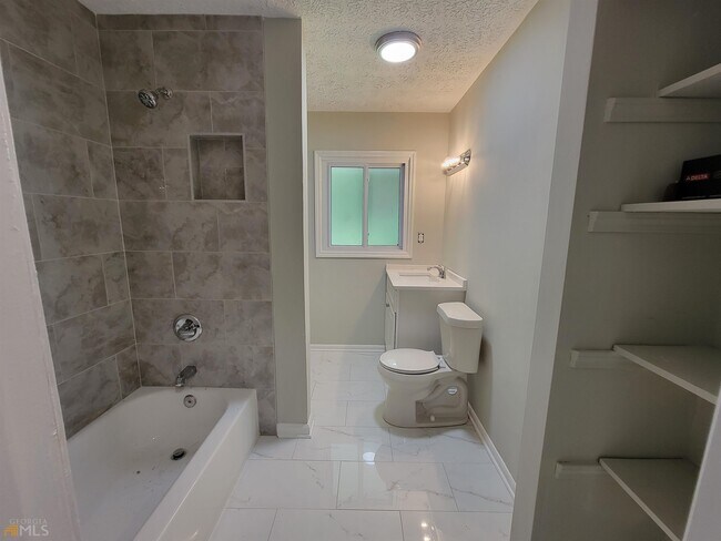 Building Photo - 6628 Stark Ct