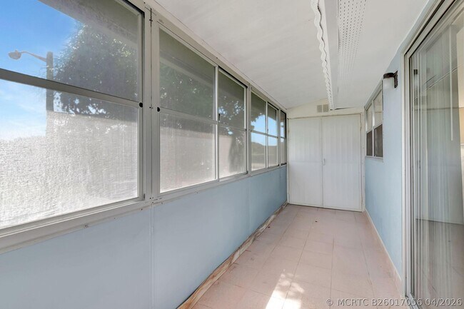 Building Photo - 89 Flanders Dr