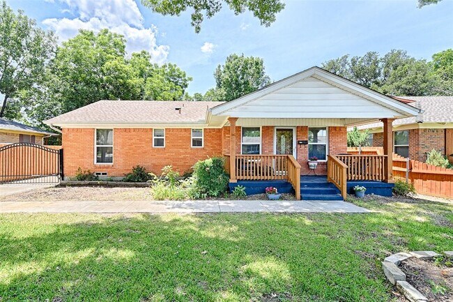 Building Photo - 3042 Newcastle Dr