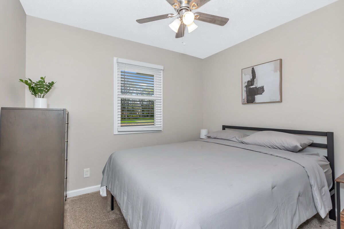 Building Photo - 2406 Shady Lane Dr NW