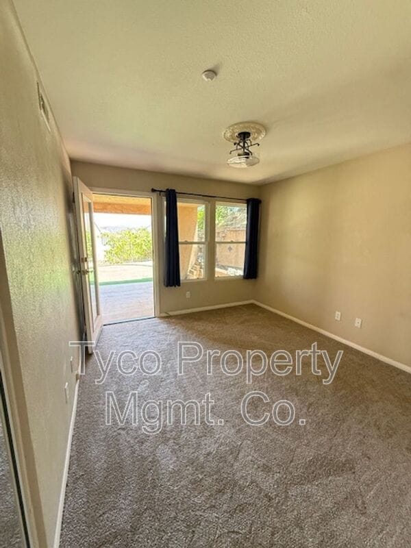 Building Photo - 2021 Pleasant Waters Ct
