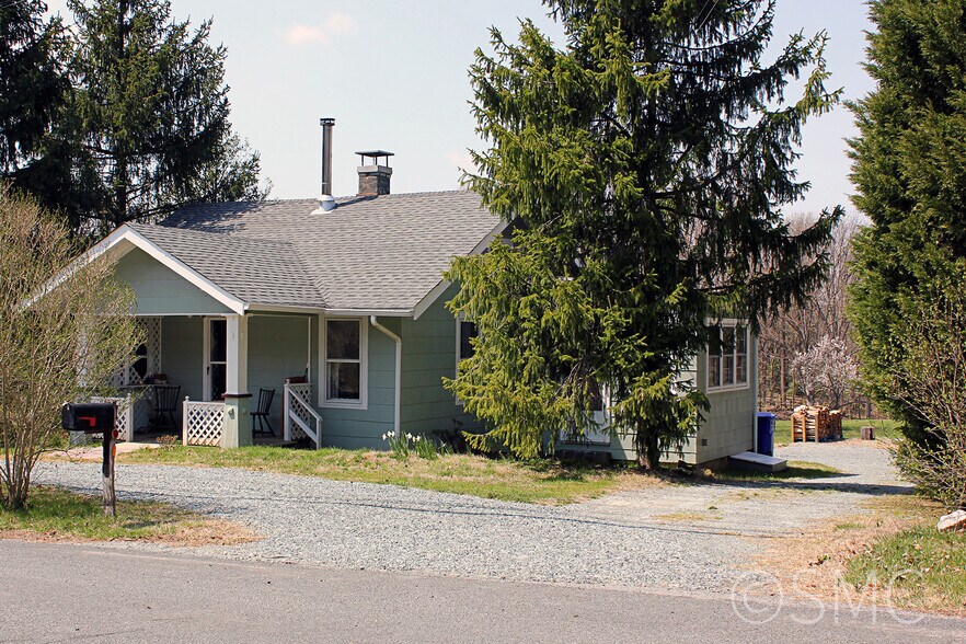 Primary Photo - 1018 Quince Orchard Road
