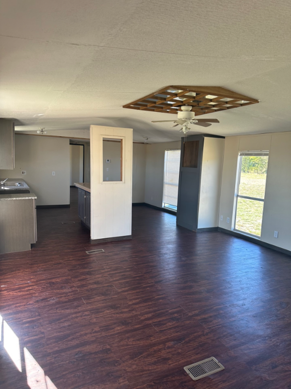 Building Photo - 400 Lorena Meadows Dr