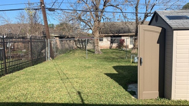 Building Photo - 4310 Boynton Dr