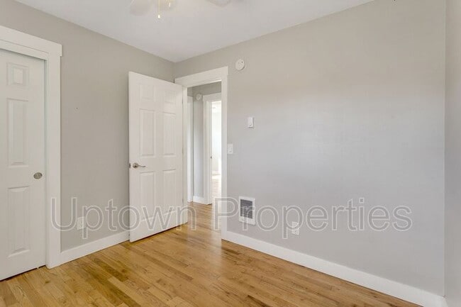 Building Photo - 8045 SW Thorn St
