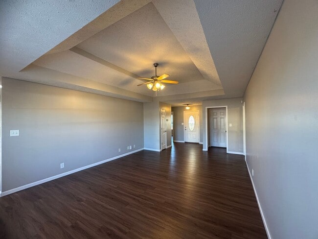 Building Photo - Beautiful Single Family Home in Clarksville