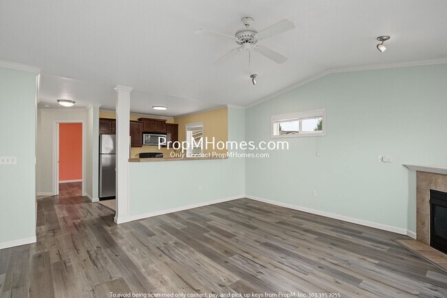 Building Photo - Two Bedroom Condo in the Heart of Bethany!