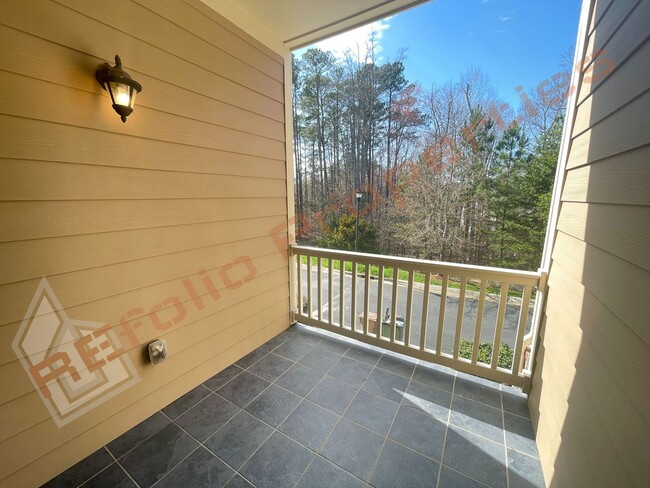Building Photo - Great Location! Elegant 3 Story 4 Bedroom ...