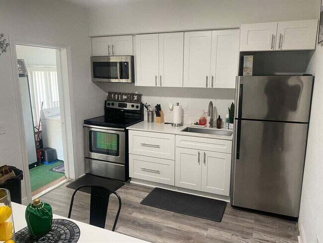 Building Photo - 538 SW 7th St