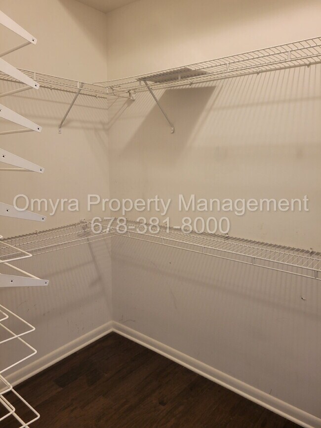 Building Photo - Beautiful Condo in Inman Park!
