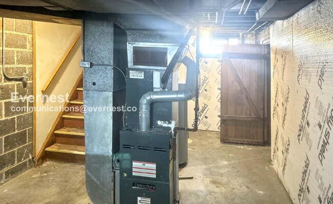 Building Photo - SPECIAL OFFER!! 3 Bed/2 Bath Home with Detached Garage / Pet-Friendly / Vouchers Accepted / Avail...