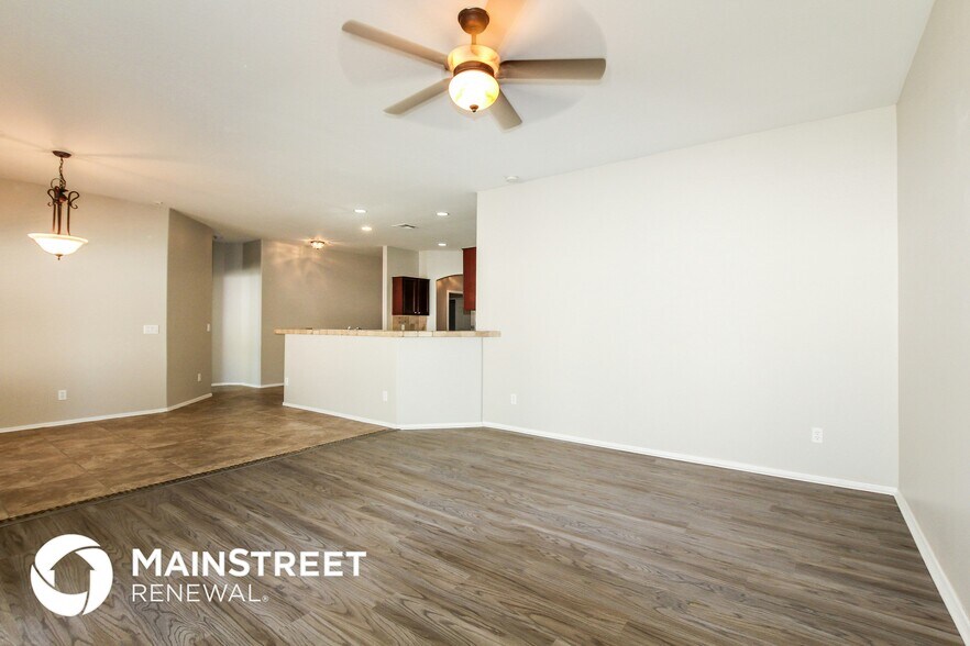 Building Photo - 15832 W Calavar Rd