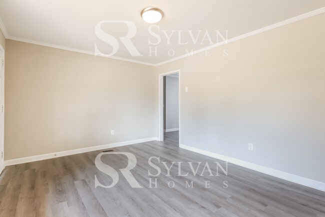 Building Photo - 218 Lily St