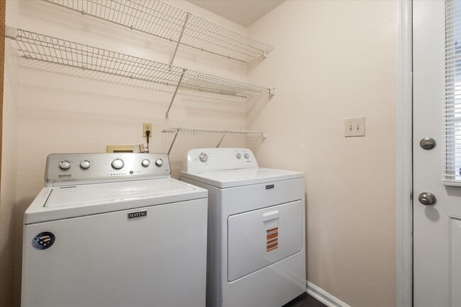 Building Photo - 1901 Gina Dr