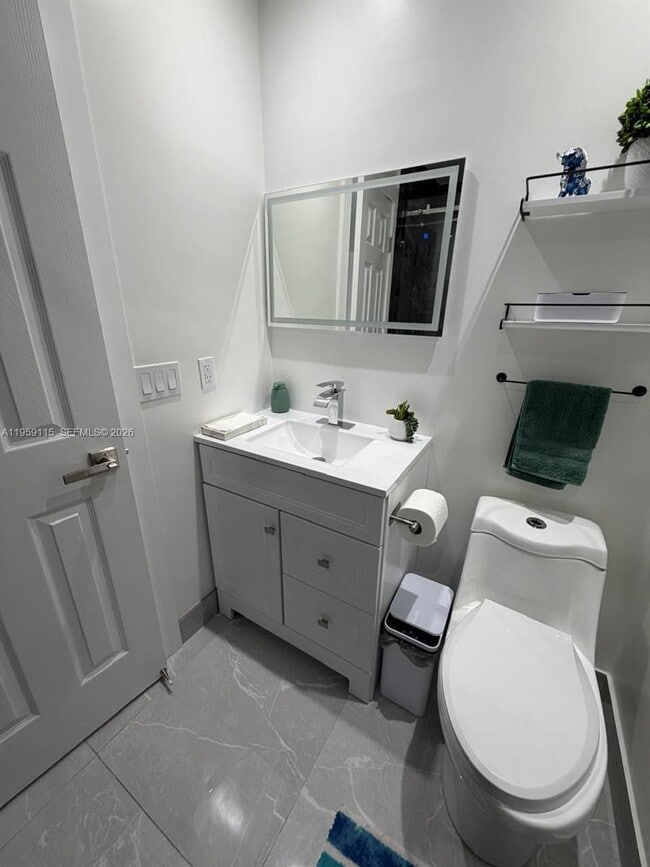 Building Photo - 920 Monticello Ave