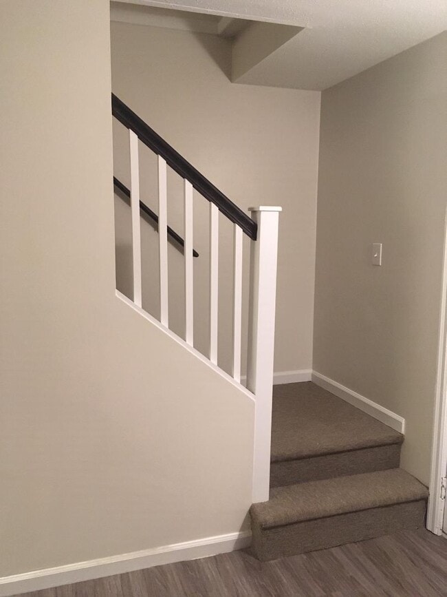 Building Photo - 245 Colonial Ave