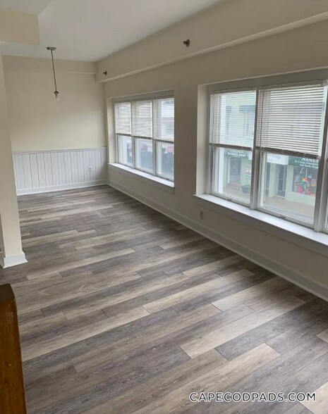 Building Photo - 211 Onset Ave