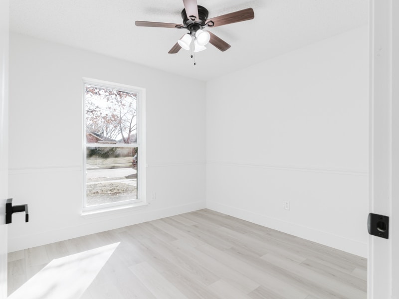 Building Photo - 2409 Brookside Dr