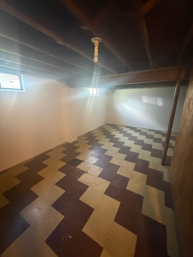 Building Photo - Upper West Side 4 Bedroom House