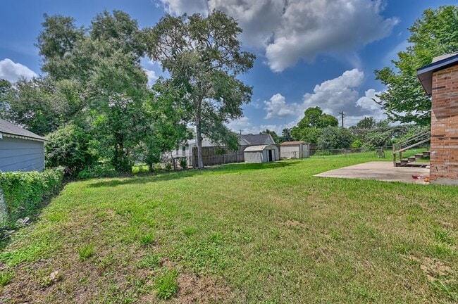 Building Photo - 314 S Tesch St