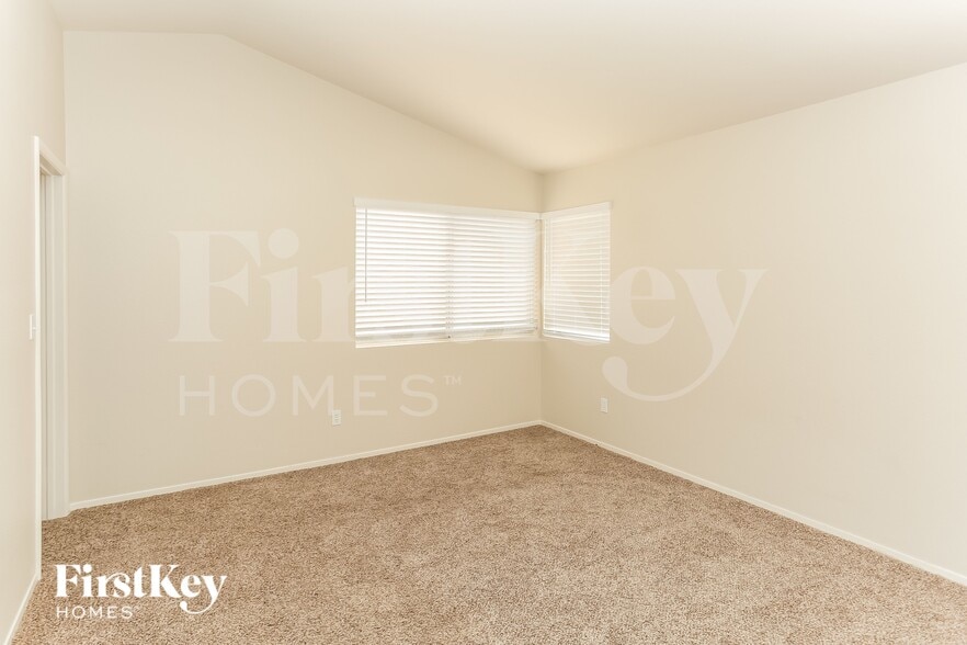 Building Photo - 1673 Black Hills Way