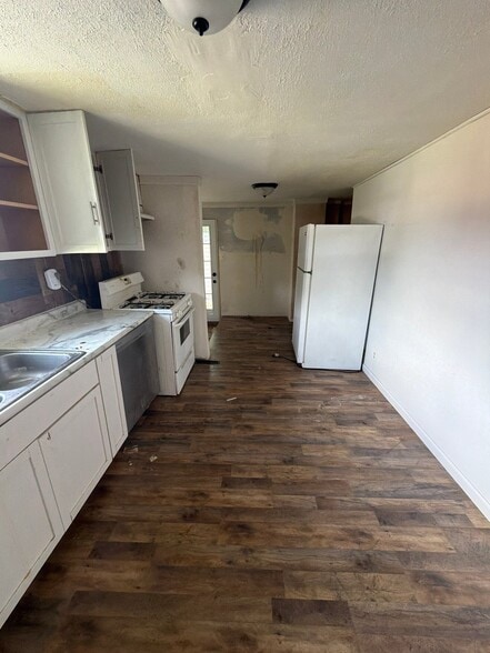 Building Photo - 329 Park Ln