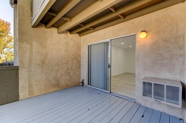 Building Photo - 9175 Campina Dr