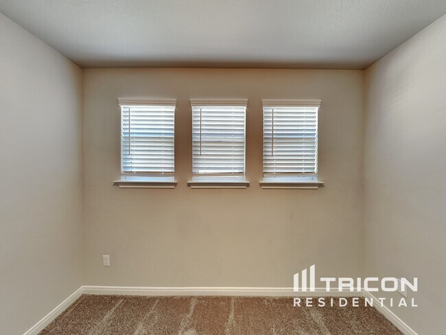 Building Photo - 5803 Nyla Wy