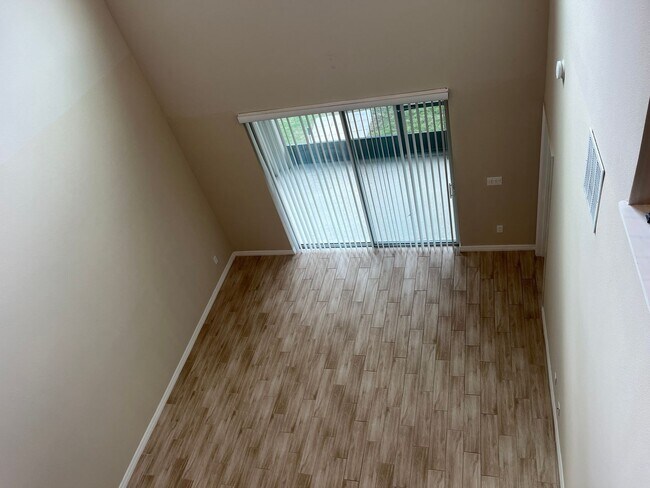 Building Photo - 2601 Pinnacle Ln