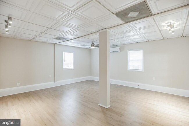 Building Photo - 808 Monroe Ave